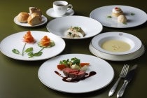 【名古屋駅発】【YUTORI】*日帰り昼食付*『富士屋ホテルのフレンチと箱根ガラスの森美術館』1